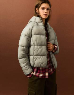 Pull & Bear Hooded Puffer Jacket In Green