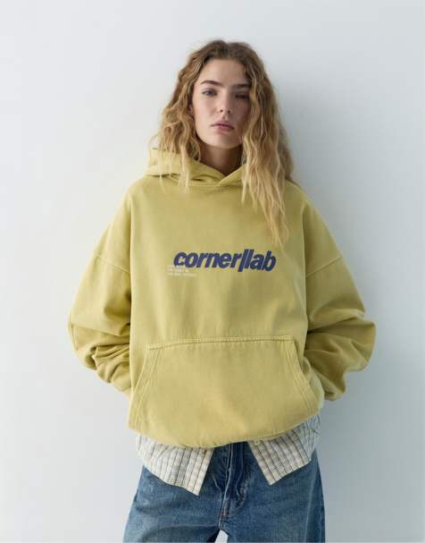 Pull&Bear - Hoodie met print in geel - view 1