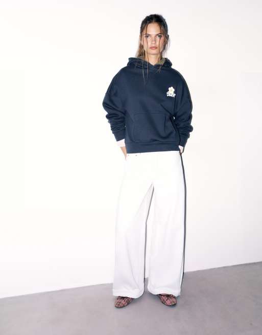 Pull&Bear Hoodie mit Daisy-Grafik in Marineblau, 2 von 7
