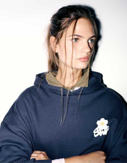 Pull&Bear Hoodie mit Daisy-Grafik in Marineblau, 5 von 7