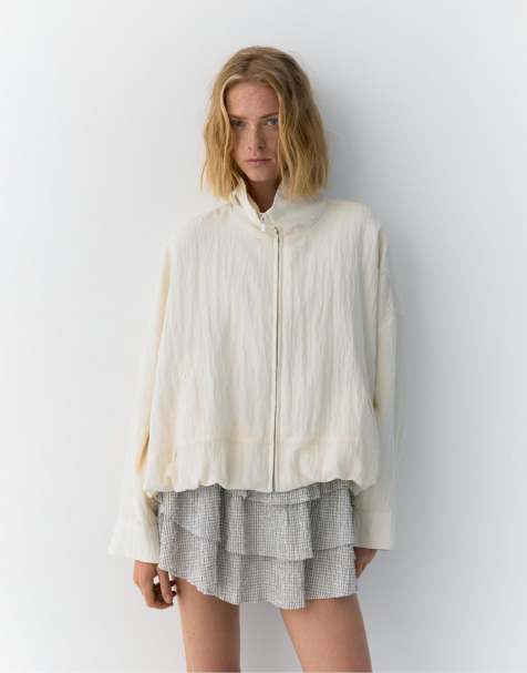 Pull&Bear - Hoogsluitend jack met ballonzoom in beige - view 1