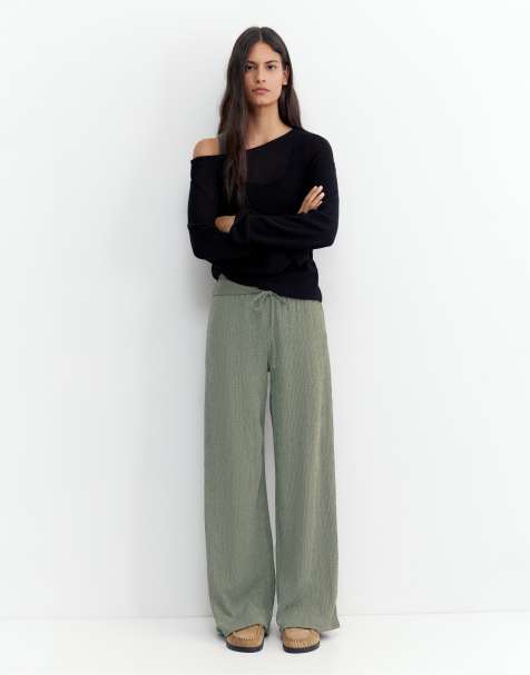 Pull&Bear – Hose aus Kreppstoff in Khaki mit weitem Beinschnitt - view 1