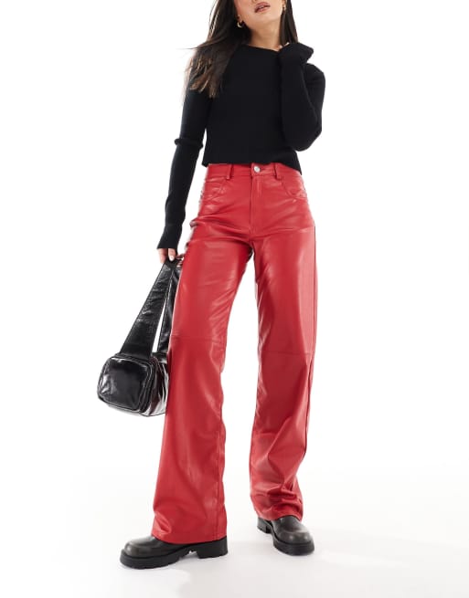 Pull&Bear – Hose aus rotem Kunstleder mit geradem Schnitt