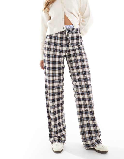 Pull&Bear – Hose in Braun mit gerader Schnitt, Boxershorts-Bund und Karomuster