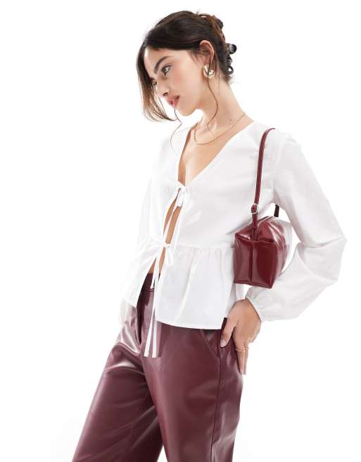 Pull&Bear - Hvid bluse med bindebånd foran i poplin