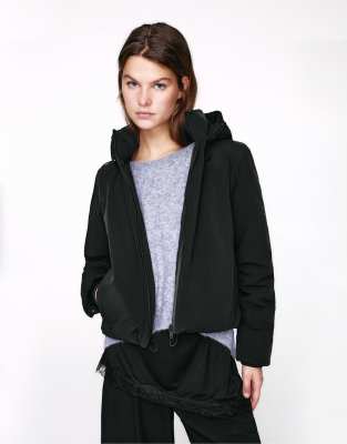 Pull & Bear - Imperméable court à capuche - Noir