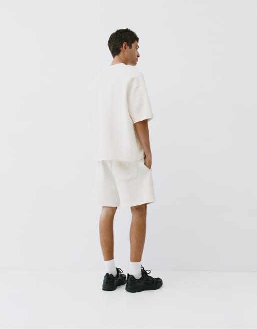 Pull&Bear Interlock jogger bermuda shorts in off white, 2 of 7