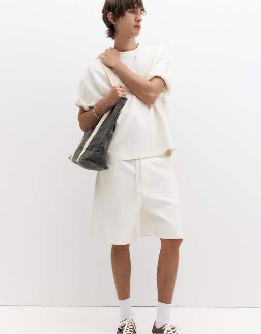 Pull&Bear Interlock jogger bermuda shorts in off white, 7 of 7