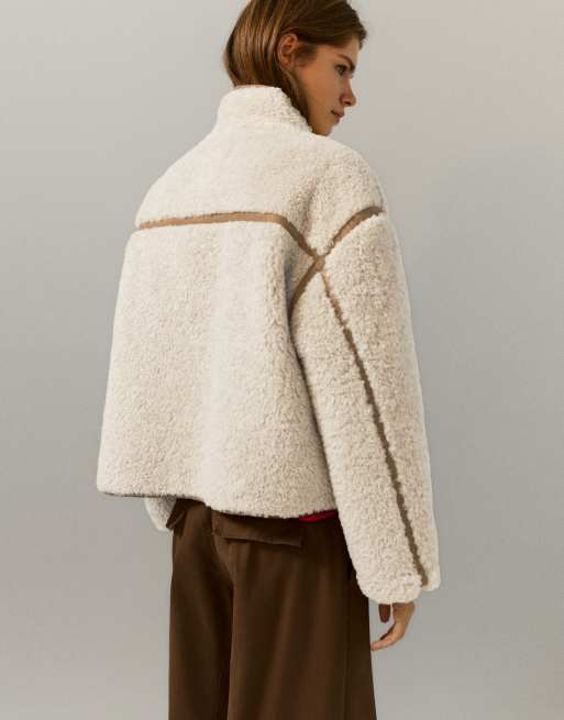 Pull&Bear jacka i fuskfårskinn med ståkrage i beige, 2 av 7