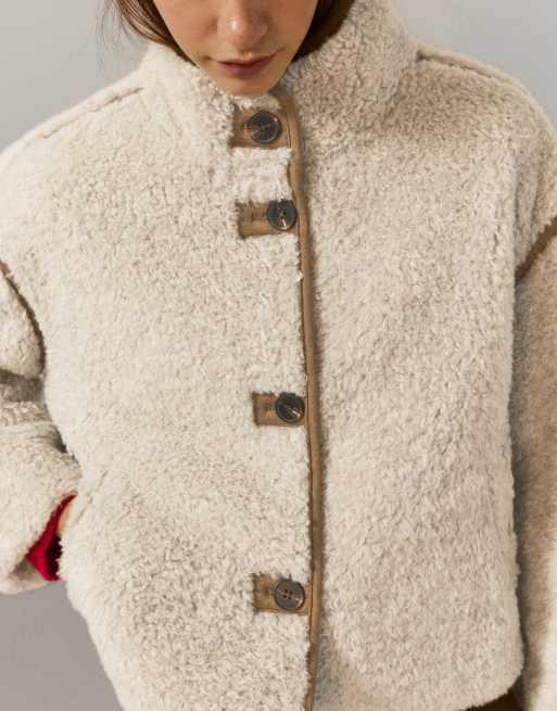 Pull&Bear jacka i fuskfårskinn med ståkrage i beige, 3 av 7