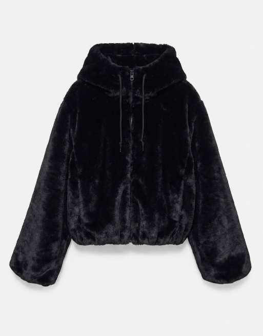 Pull&Bear Jacke mit Kapuze aus Kunstpelz in Schwarz, 5 von 7