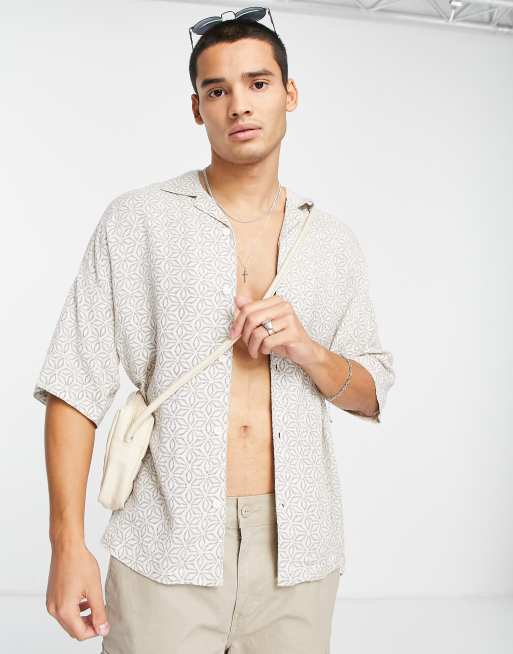 Pull&Bear – Jacquard-Hemd in Beige mit geometrischem Muster
