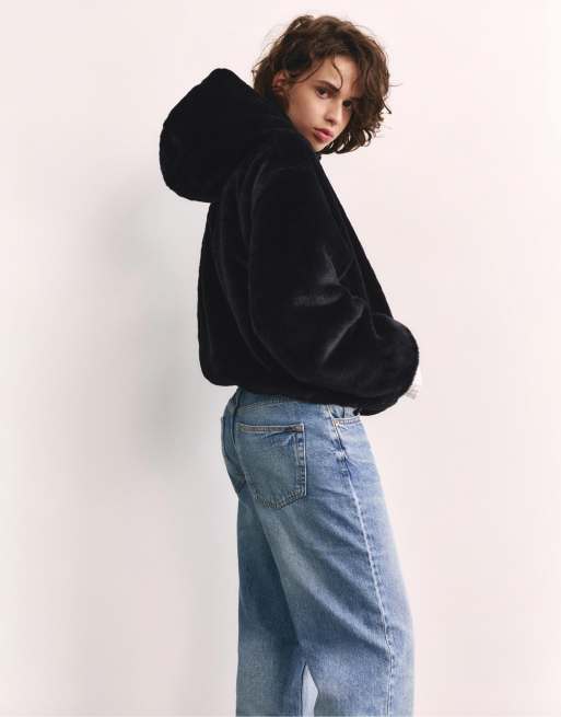 Pull&Bear jakke med hætte i imiteret pels i sort, 2 af 7