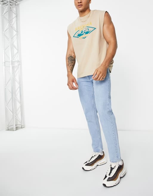 Pull&Bear – Jasnoniebieskie dopasowane jeansy w stylu lat 90.