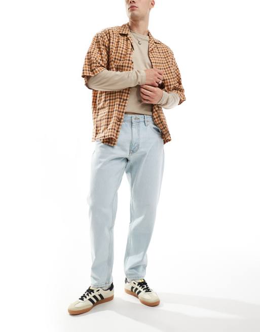 Pull&Bear – Jasnoniebieskie jeansy o standardowym kroju