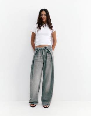 Pull & Bear - Jean baggy coupe ballon à détails plissés - Gris