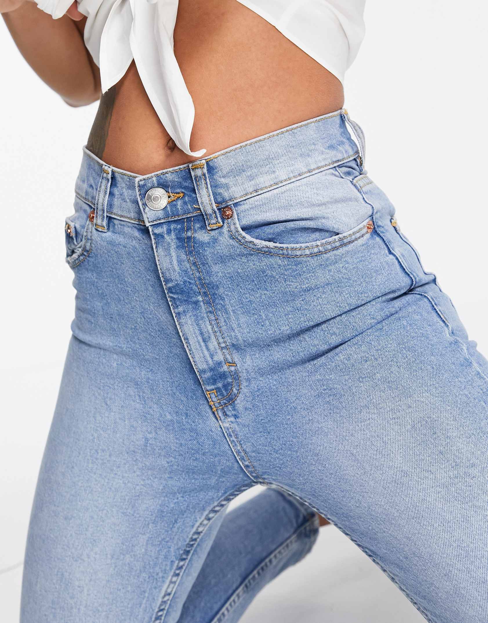 Pull&Bear high waist slim mom jeans in medium blue - ASOS Price Checker