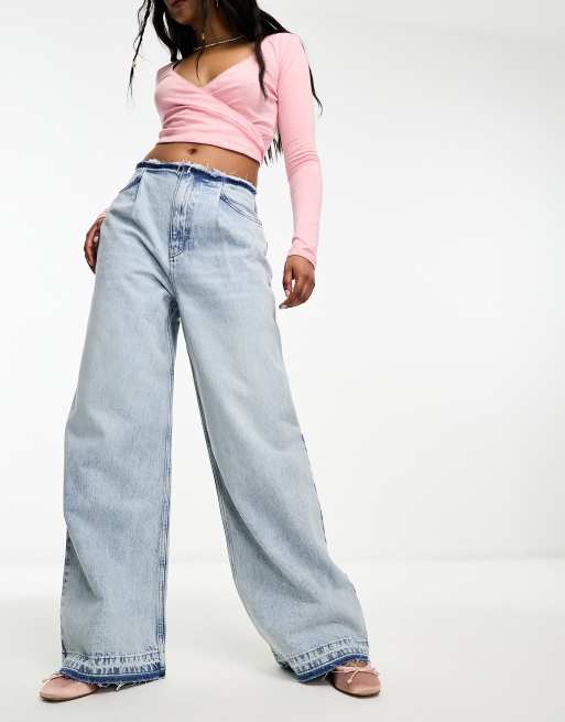 Pull&Bear - Jeans a fondo ampio azzurri con fascia in vita tagliata a vivo in coordinato