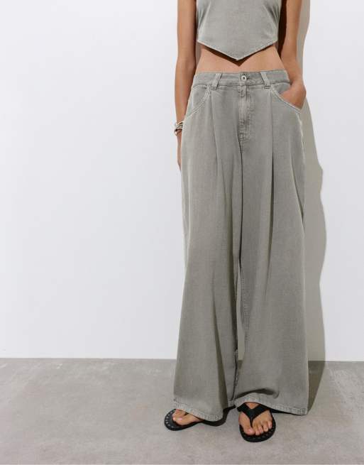 Pull&Bear - Jeans a fondo ampio color tortora con pinces, 3 di 4