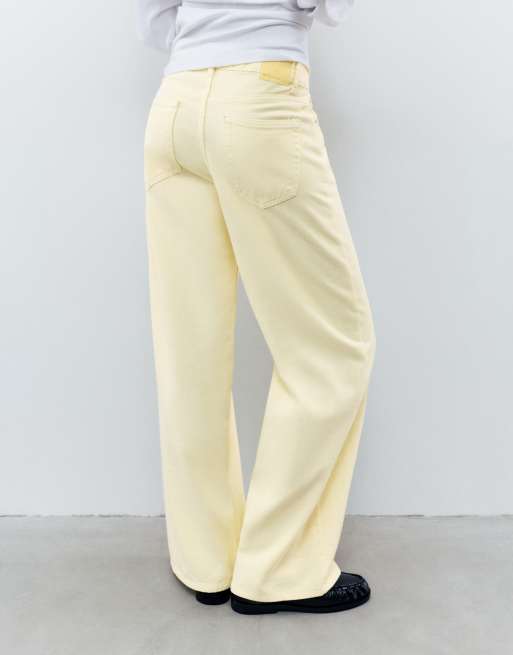 Pull&Bear jeans a gamba larga a vita bassa gialli, 2 di 7