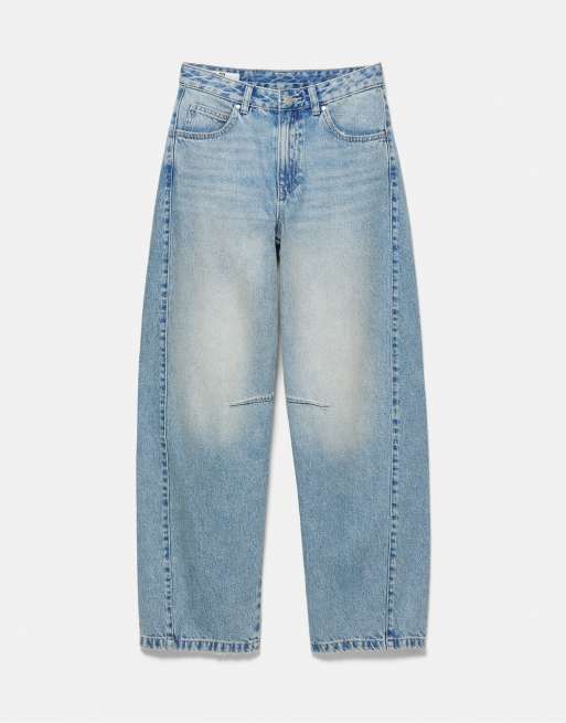 Pull&Bear jeans barrel con dettaglio lungo la cucitura laterale in blu slavato, 4 di 6