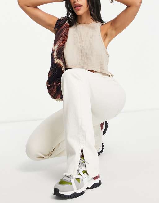 Pull&Bear - Jeans con spacco sul fondo color sabbia