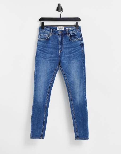 Pull&Bear - Jeans i blå mellemvask i gulerodsform