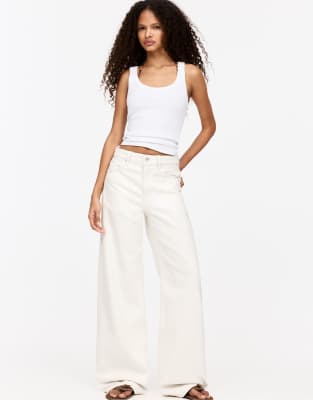 Pull & Bear - Jeans in Beige mit weitem Bein und hohem Bund-Neutral