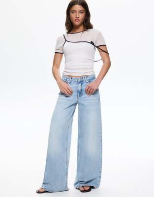 Pull & Bear - Jeans in Blassblau mit weitem Bein und niedrigem Bund