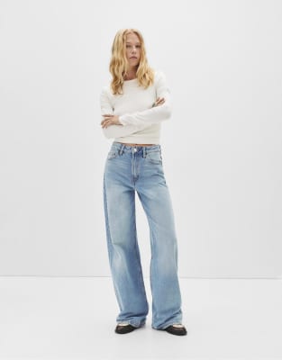 Pull & Bear - Jeans in Blassblau mit weitem Bein