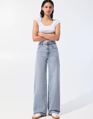 Pull & Bear - Jeans in Blau mit hohem Bund und weitem Bein