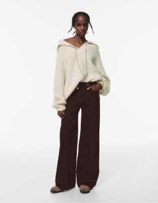 Pull & Bear - Jeans in Braun mit weitem Bein und überkreuztem Bund-Brown