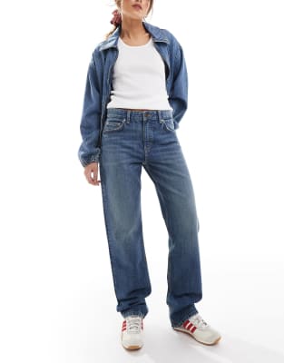 Pull & Bear - Jeans in Dunkelblau mit geradem Schnitt und mittelhohem Bund