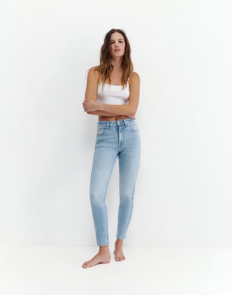 Pull&Bear – Jeans in Himmelblau mit engem Schnitt und hohem Bund - view 1