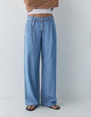 Jeans in Pastellblau mit weitem Bein und Gürtelband Blau 38