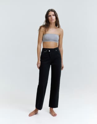 Pull & Bear - Jeans in Schwarz mit geradem Schnitt und überkreuztem Bunddetail