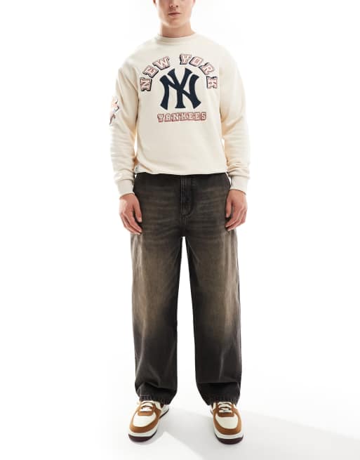 Pull&Bear - Jeans met skater pasvorm in bruin met wassing