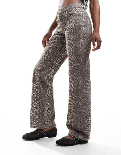 Pull&Bear - Jeans met wijde pijpen en luipaardprint in bruin