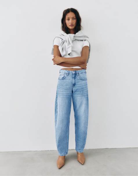Pull&Bear - Jeans met wijde ronde pijpen en lage taille in medium blauw - view 1