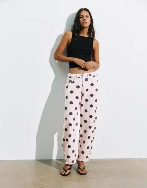 Pull&Bear Jeans mit Polka-Dot-Muster und Barrel-Leg in Pink - view 1