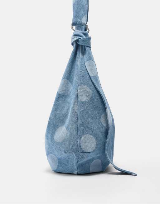 Pull&Bear – Jeans-Tragetasche in Blau mit Polka Dots, 4 von 4