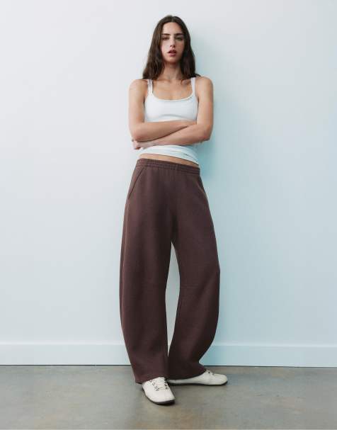 Pull&Bear Jogger mit Barrel-Bein in Braun - view 1