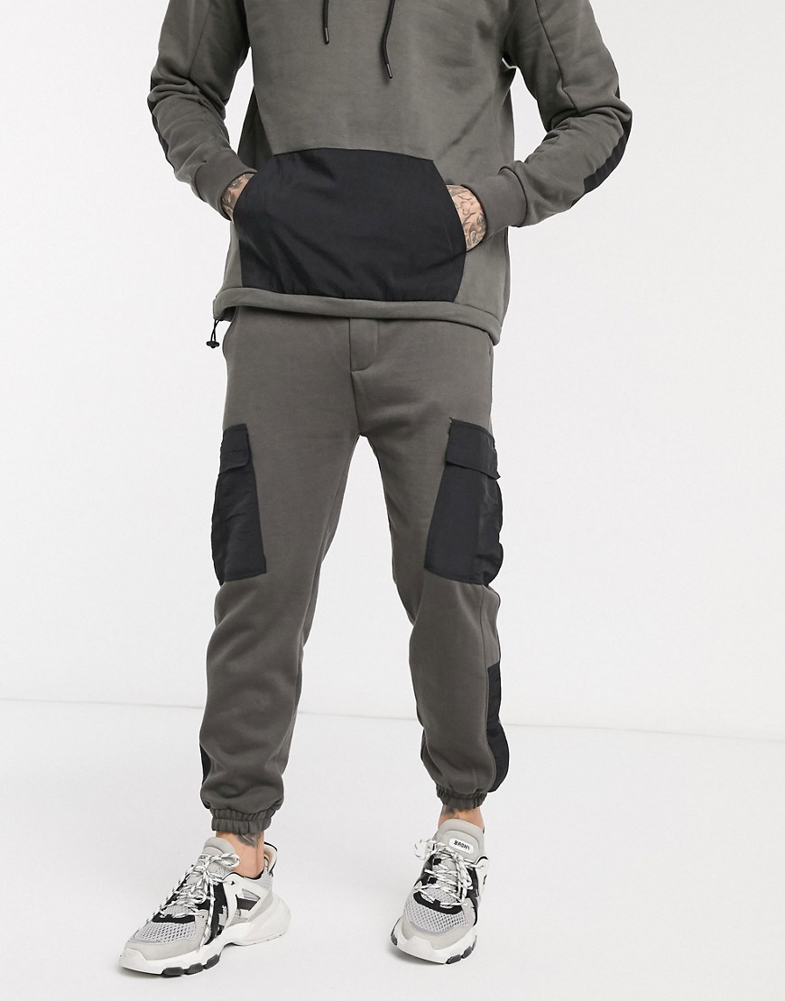 Pull&Bear - Joggers sportivi grigi con pannello a contrasto-Grigio
