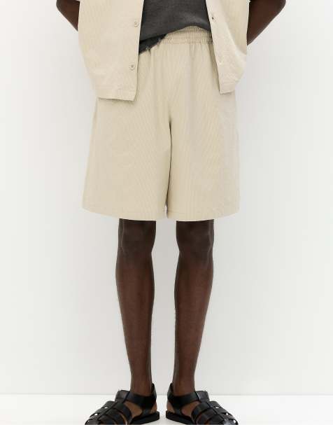 Pull&Bear – Jogging-Bermudashorts aus Seersucker in Sand - view 1