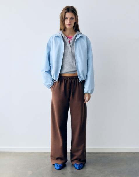 Pull&Bear joggingbroek met wijde pijpen in bruin - view 1