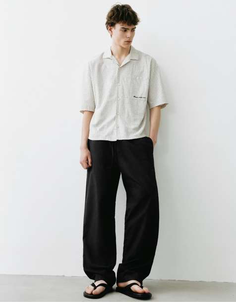 Pull&Bear joggingbyxor i svart - view 1