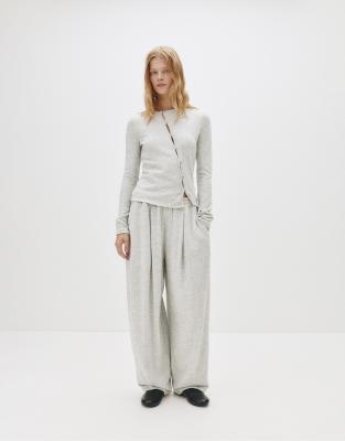 Pull & Bear - Jogginghose in grau meliert mit weitem Bein