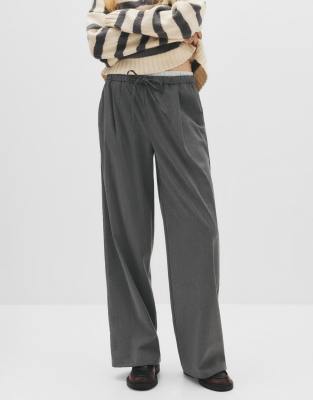 Pull & Bear - Jogginghose in Grau mit Bundfalten