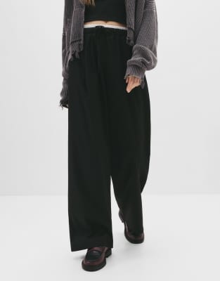 Pull & Bear - Jogginghose in Schwarz mit Bundfalten