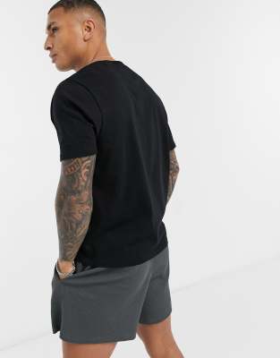 pull and bear staff t shirt